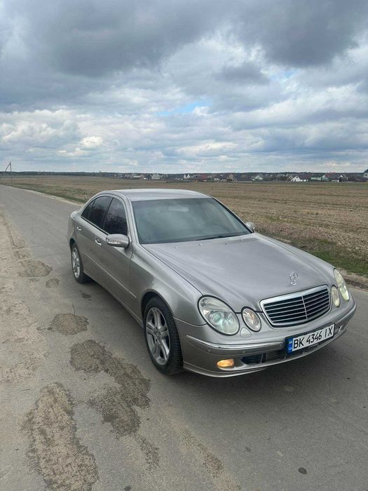 Mercedes 211 2004