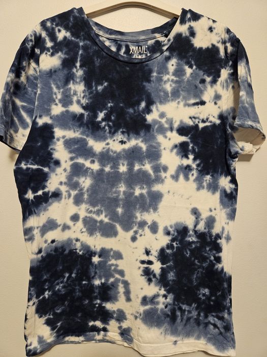 T-shert koszulka młodzieżowa w biało niebieskie ciapki