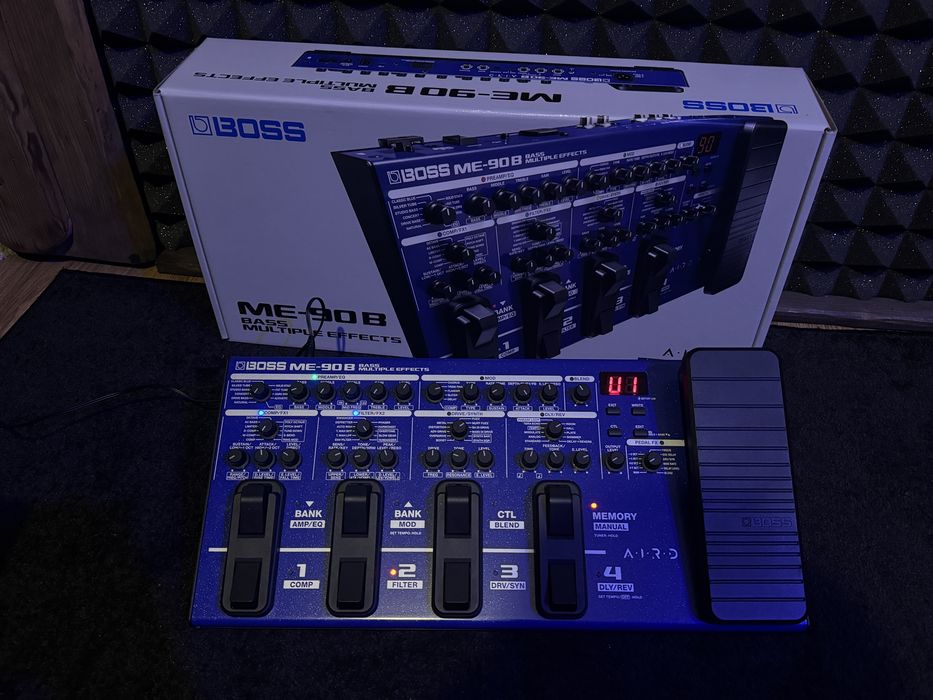 Boss ME-90B - Nowy Multiefekt Basowy z zasilaczem