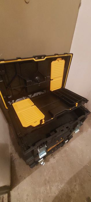 Dewalt - skrzynki na narzędzia x 3 + kółka + mocowania
