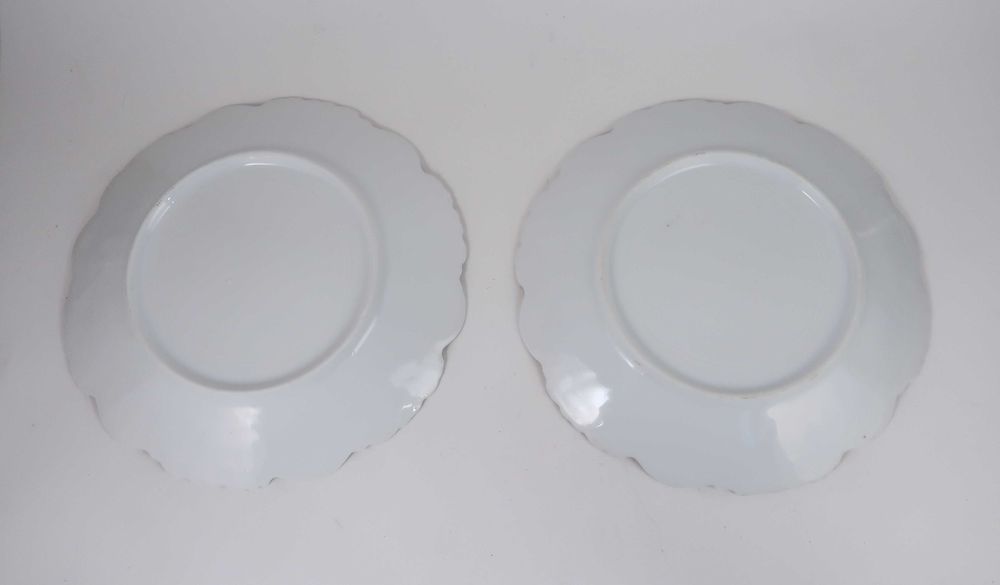 Par de pratos porcelana moldada XIX/XX - Anjos