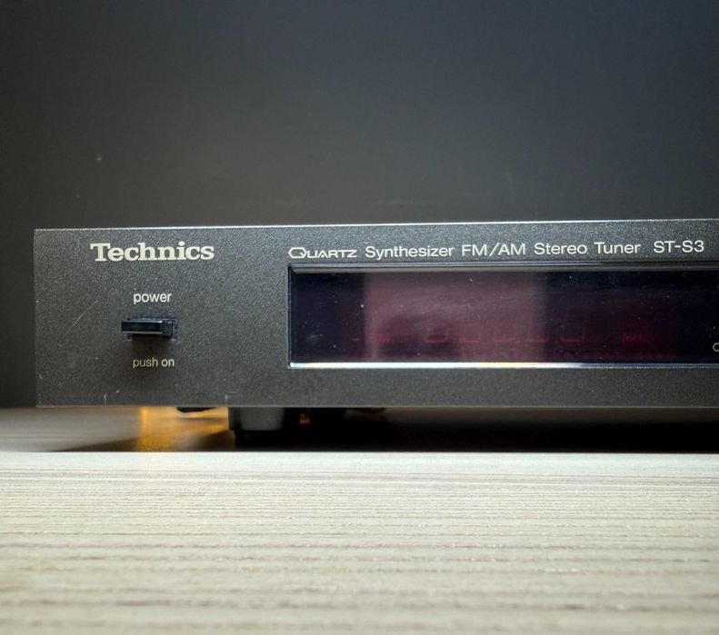 Tuner Technics model ST-S3