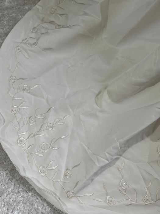 Vestido de noiva marca bem conceituada la Sposa como novo

Valor não é