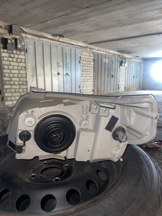 Продам фару на Chevrolet Aveo t250