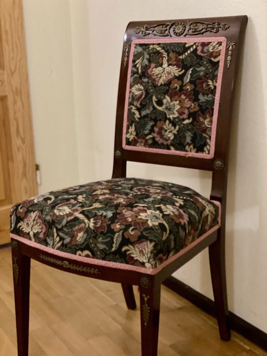 cztery piękne antyczne krzesła po renowacji