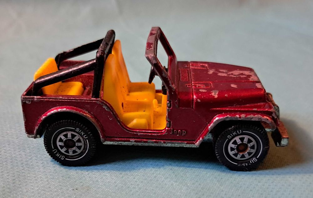 Stare autko, resorak Siku -  Jeep CJ-5