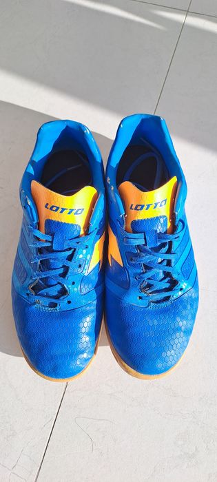 Футзалки Lotto 38 розмір на хлопчика , вживане