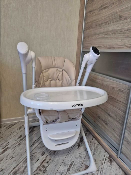 Заколисуючий центр+стілець для годування Carrello Triumph