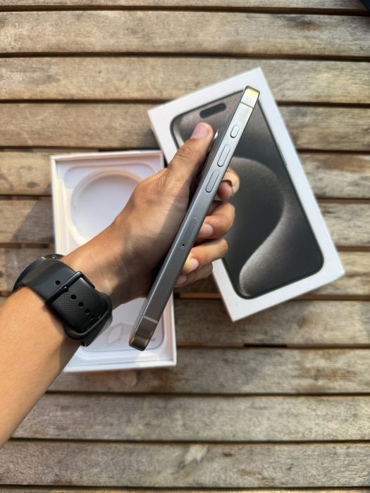 iPhone 15 Pro - 256GB | Titanium Natural