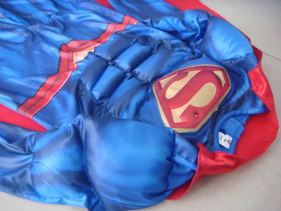 strój batman superman efekt super mięśni + peleryna 110/116