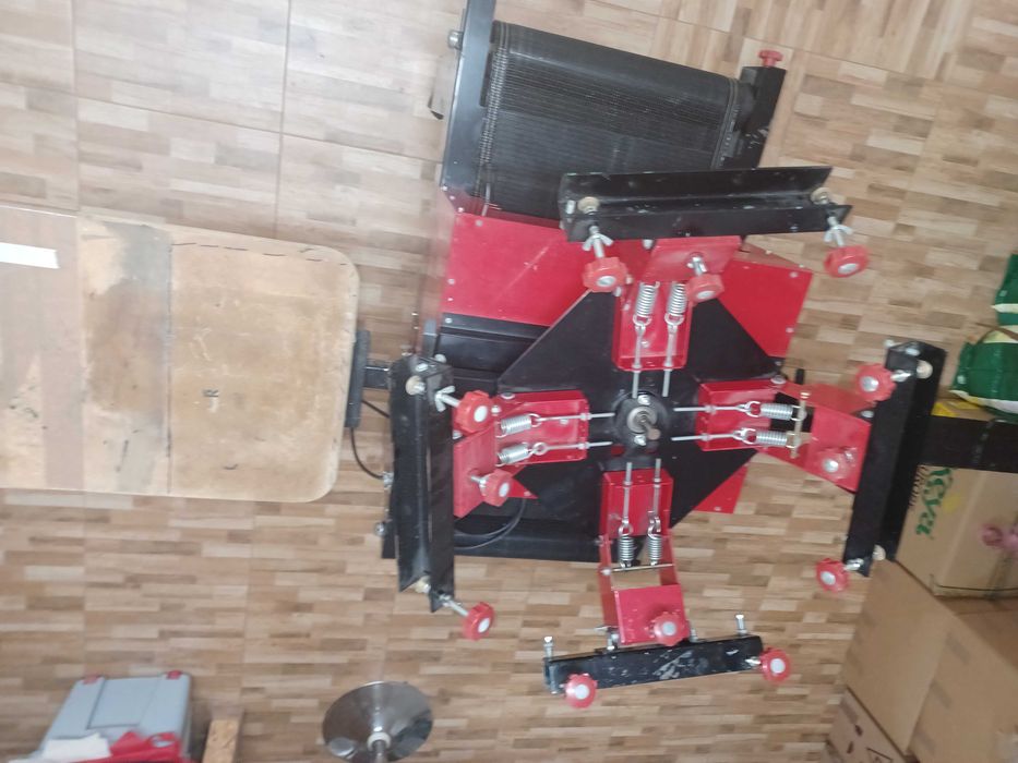 Máquina de serigrafia adaptada para estamparia