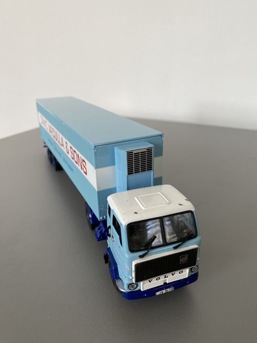 Ciężarówka i przyczepa-lodówka 1:50 David McCulla