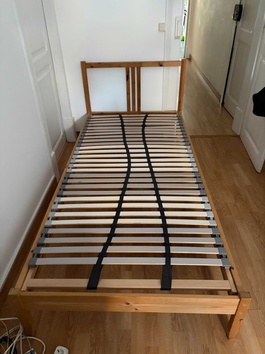 Cama + Estrado (Negociável)