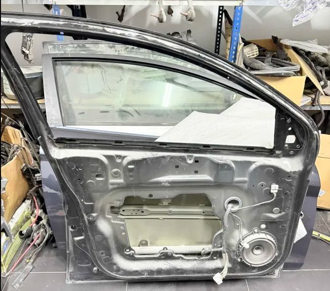 PORTA FRENTE ESQUERDA NISSAN QASHQAI I