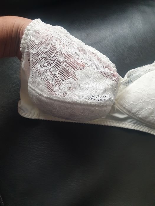 Biustonosz stanik 100 DD kremowy koronka duży