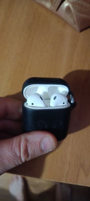 Навушники airpods (під ремонт) продам парою