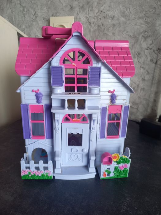 Продам ляльковий будинок