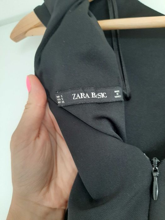 Dopasowana sukienka ZARA