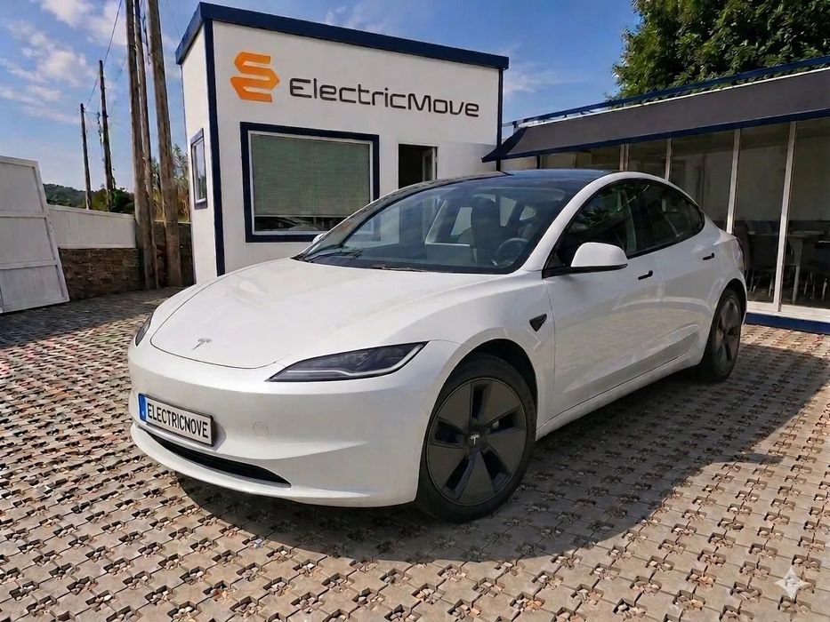 Tesla Model 3 Standard Range Plus RWD
