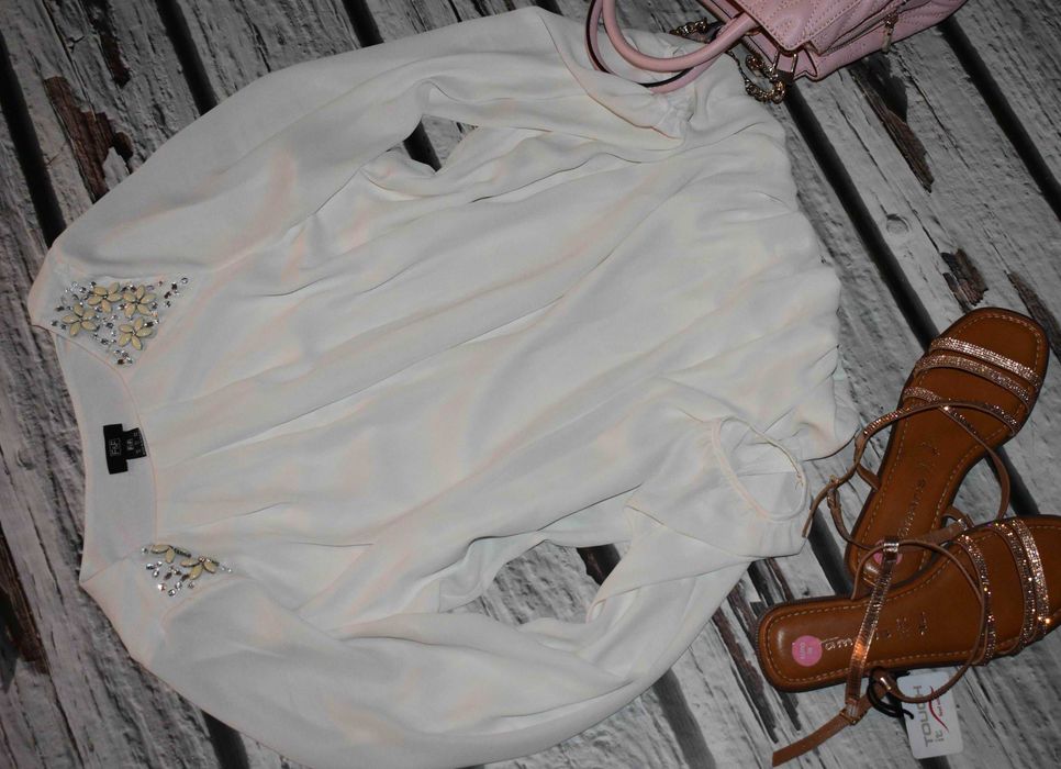 Biala elegancka   bluzka  F&F, rozmiar 44