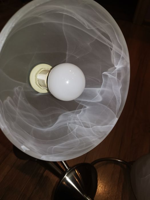 Lampa sufitowa do salonu.