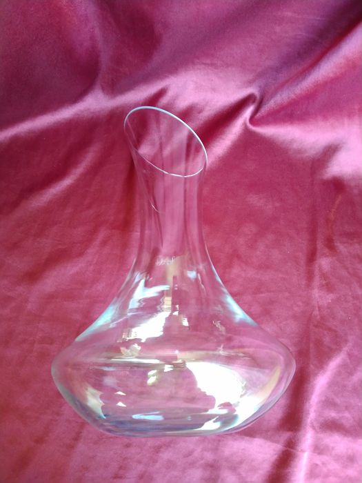 Decanter438084351820441601