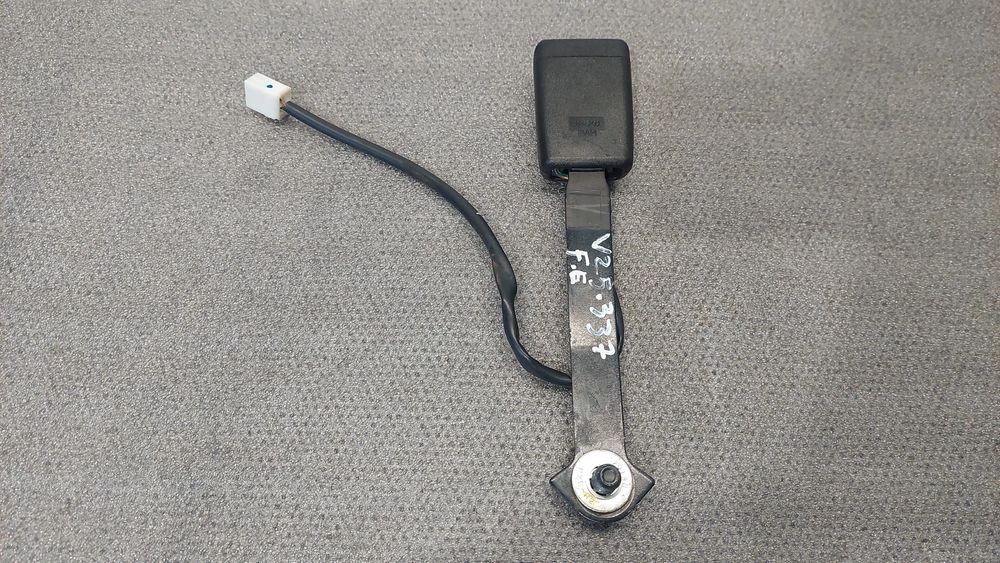 Encaixe de cinto frente esquerdo MAZDA 6 Sedan (GH)