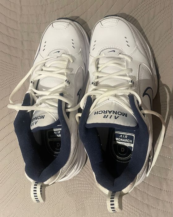 Ténis Nike Air Monarch