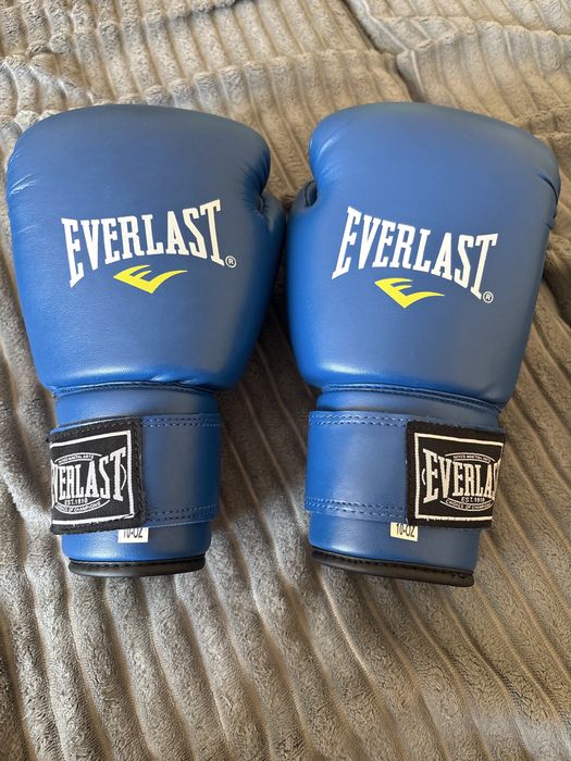 Боксерские перчатки everlast