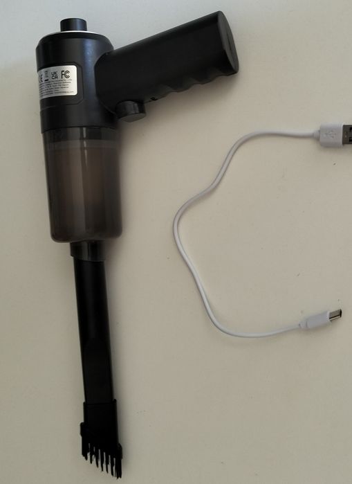 Aspirador pequeno para carro ou casa tapetes sofás etc tc