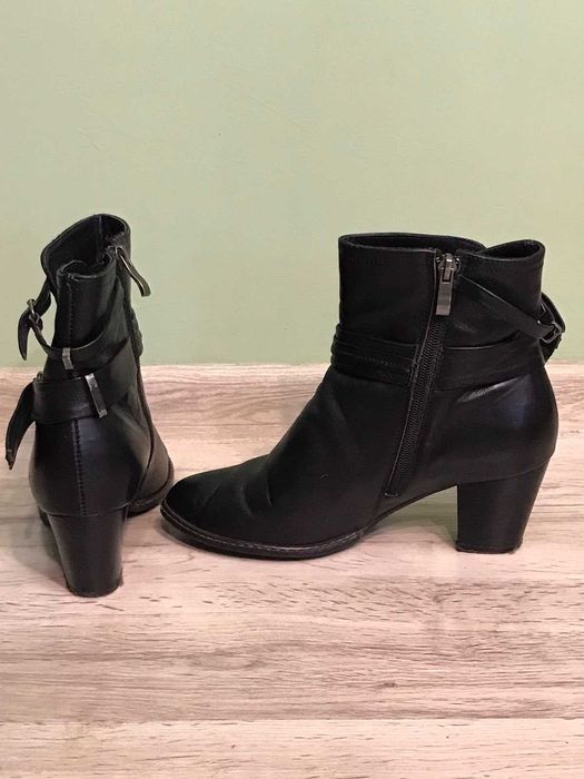 взуття чоботи черевики