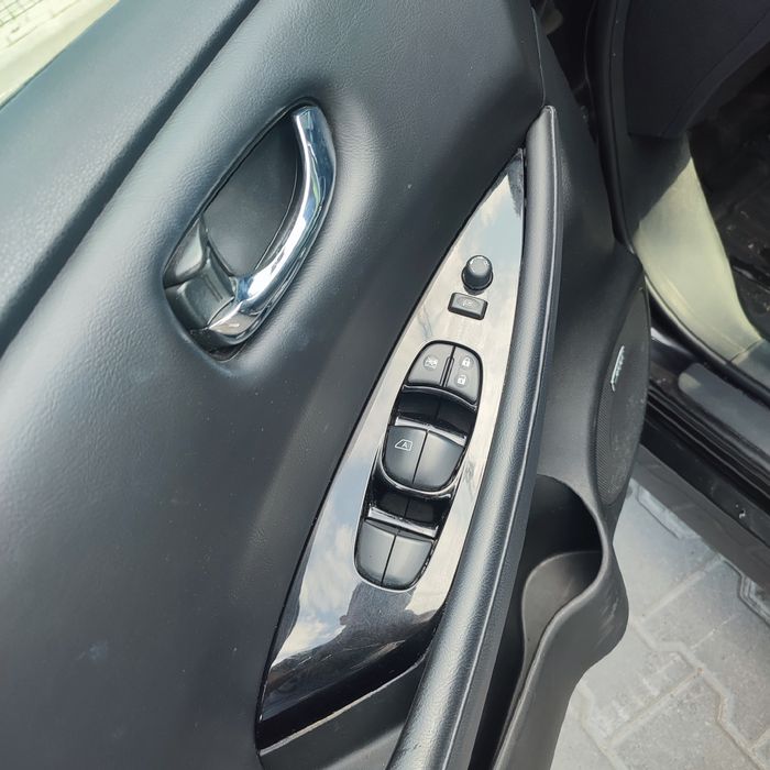 Nisan Life 40 TEKNA + З АВТОпаркуванням топова версія