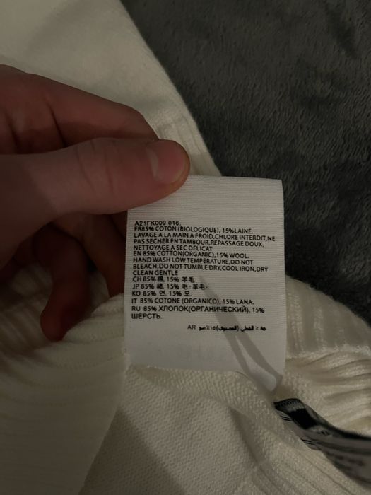 Sweter z motywem serca