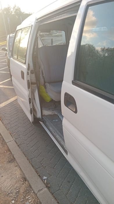 Carrinha Mitsubishi L400 ano 2000