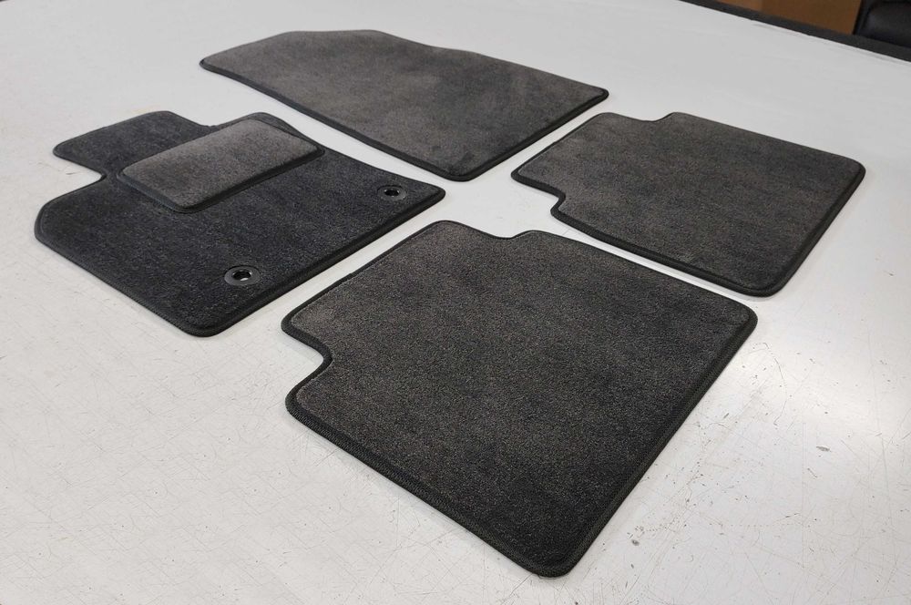 Автоковрики для Toyota Camry. Автокилимки в салон для Тойота Камри