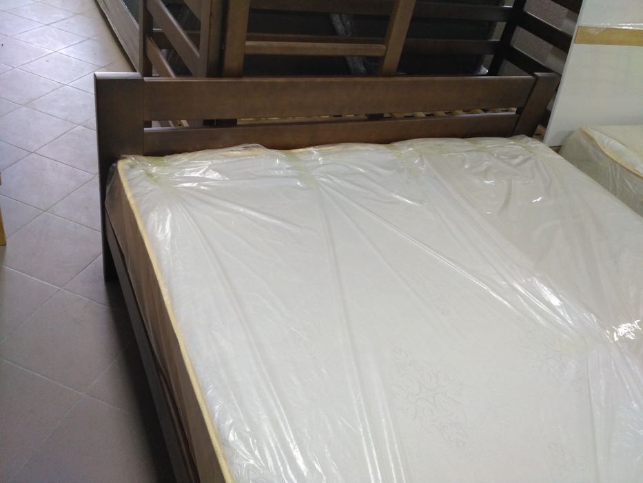 Ліжка з натуральноі деревини