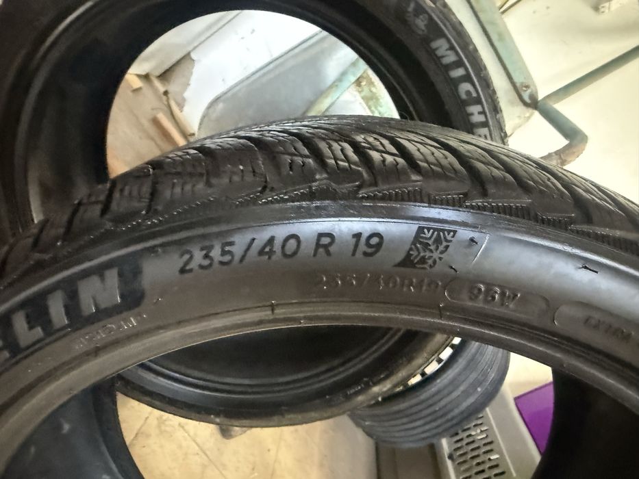 Michelin Pilot Alpin 5 235/40R19