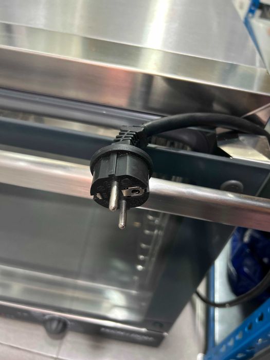 Forno de convecção profissional Tecnodom FEM04NEGNV