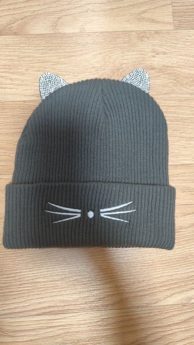 Демісезонна шапка для дівчинки