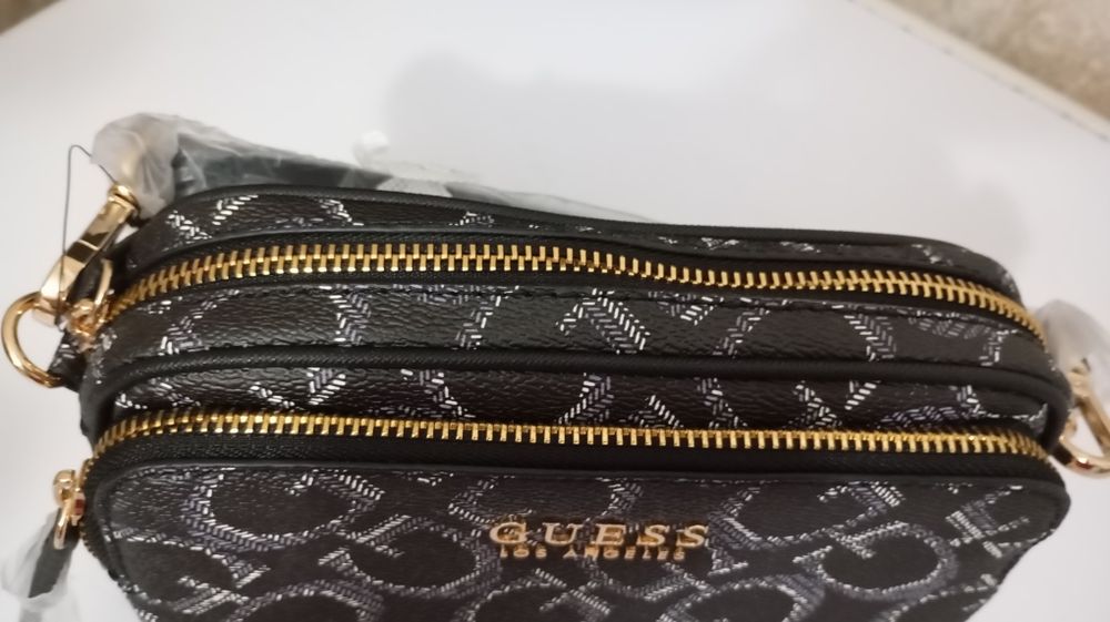 Mala tiracolo Guess