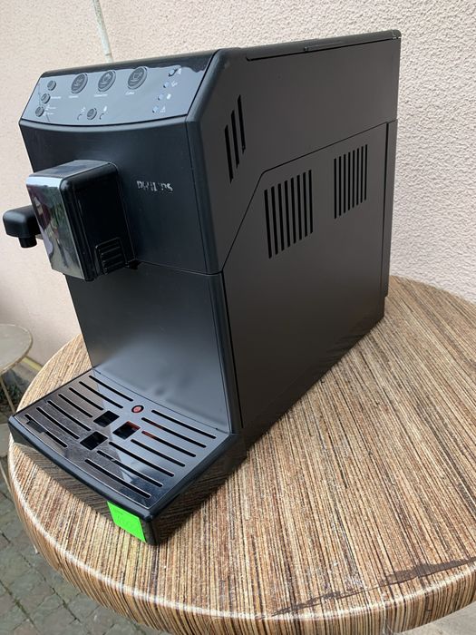 Кофемашшина Saeco Philips HD8762