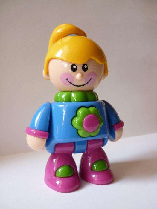 Bonecos variados do Mac Donalds, kinder, etc