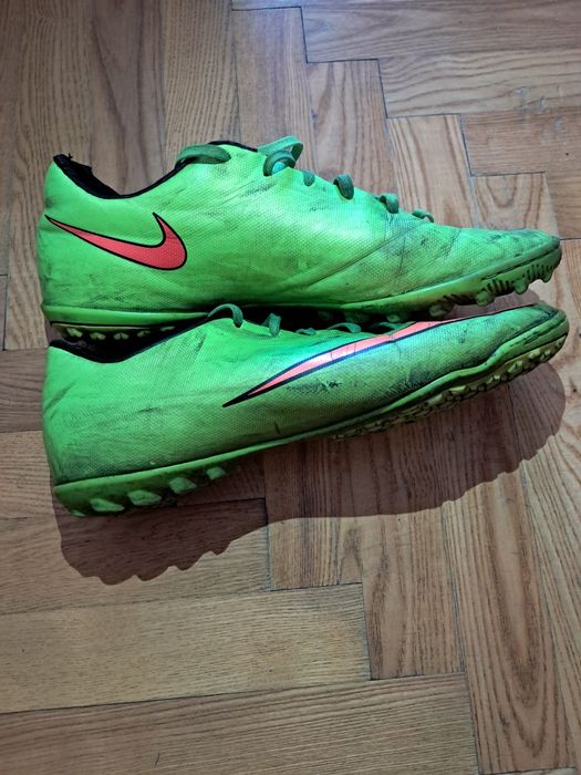 Сороконожки, бутсы, копы, футзалки Nike HypervenomX Phelon II TF.