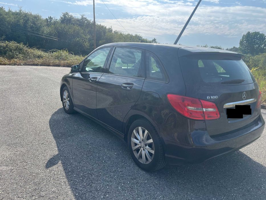 Mercedes-Benz B180D