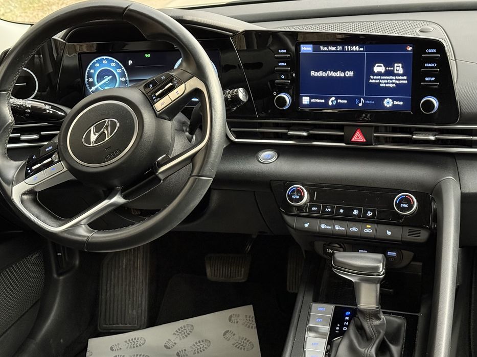 Hyundai Elantra 2021
