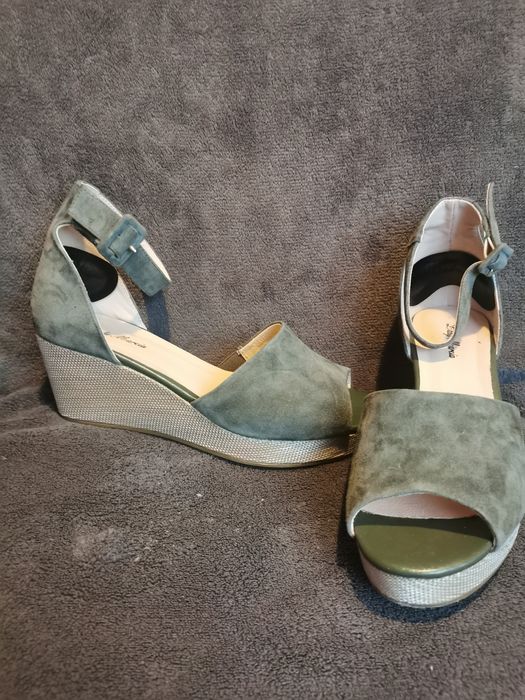 Жіночі босоніжки