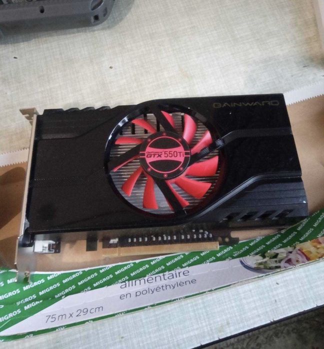 Видеокарта GTX 550Ti 1gb godr5