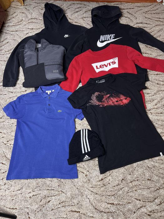 Всеза500!Продам пак речей oakley,nike,levis,lacoste,adidas,hellyhensen