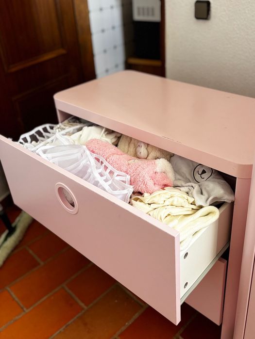 Roupeiro + Cómoda IKEA BUSUNGE Rosa Claro