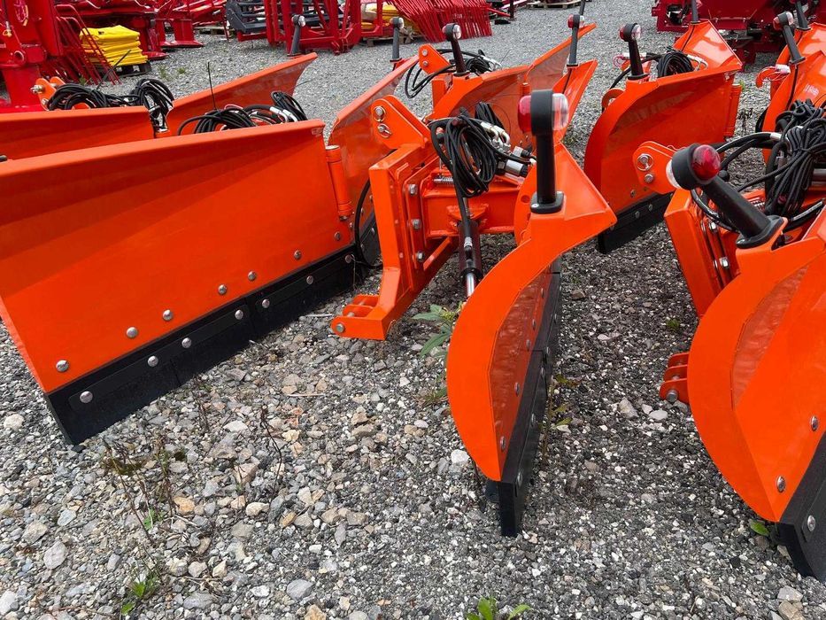 Pług do śniegu do tura tuz strzałka składany Metal Technik transport